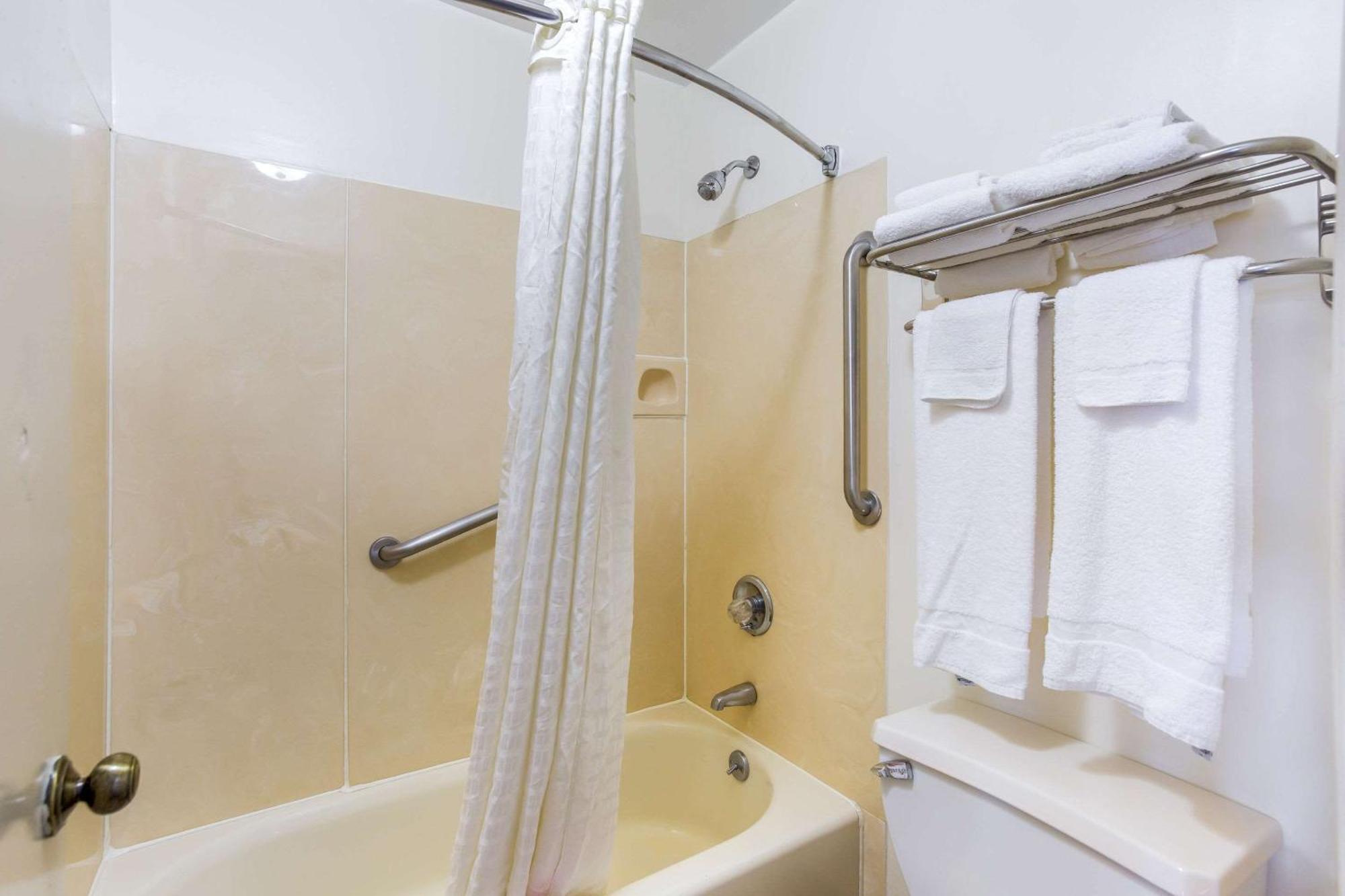 לבנון Econo Lodge מראה חיצוני תמונה